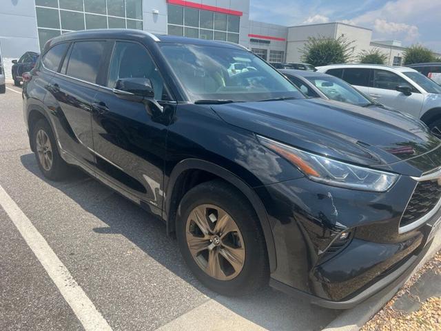 2023 Toyota Highlander Hybrid Bronze Edition