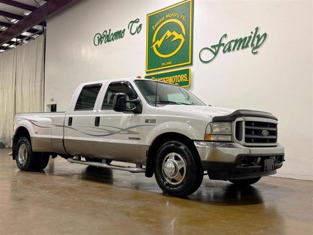 2002 Ford Super Duty F-350 DRW Lariat