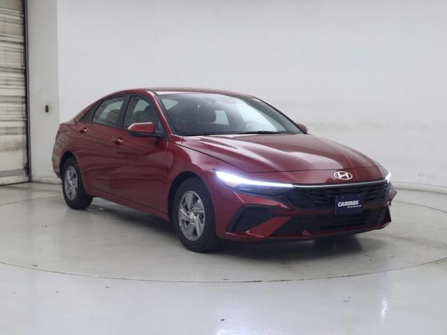 2025 Hyundai Elantra SE FWD