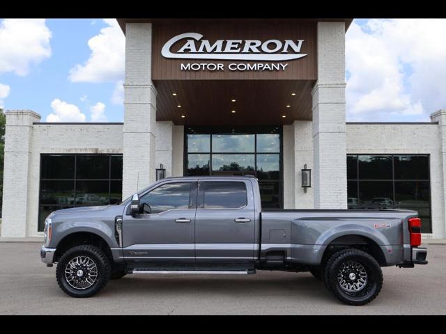 2023 Ford Super Duty F-350 DRW Lariat