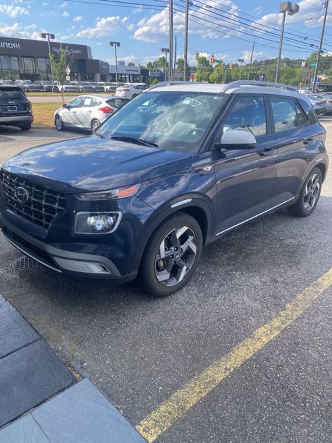 2022 Hyundai Venue Limited FWD