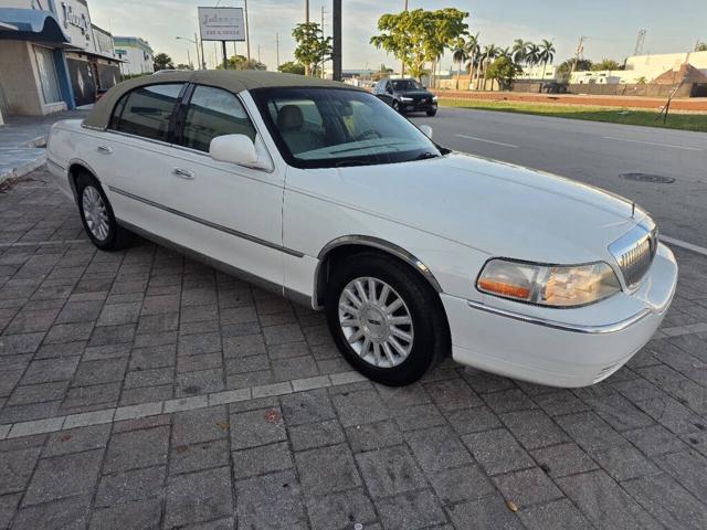 2003 Lincoln Town Car Executive