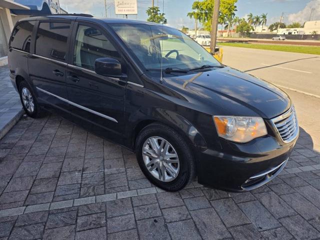 2013 Chrysler Town and Country Touring