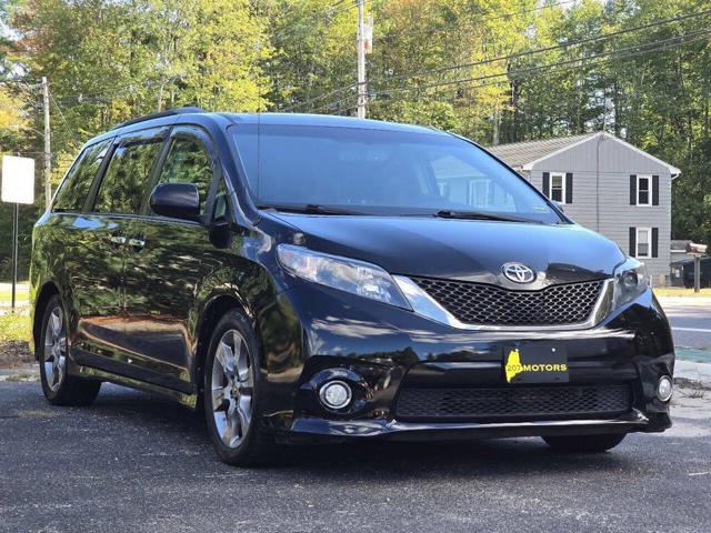 2014 Toyota Sienna SE 8-Passenger