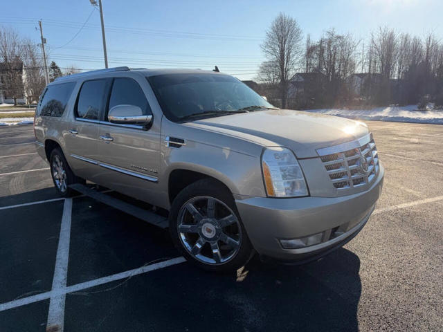 2013 Cadillac Escalade ESV Luxury RWD