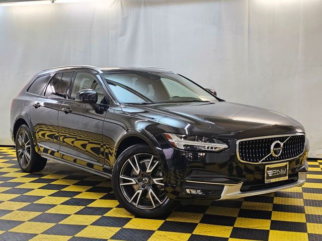 2017 Volvo V90 Cross Country T6