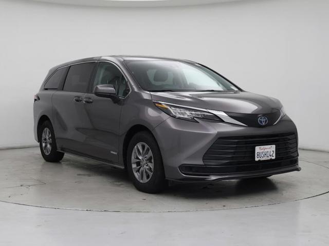 2021 Toyota Sienna LE 8-Passenger FWD