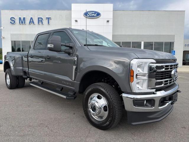 2026 Ford Super Duty F-350 DRW XLT