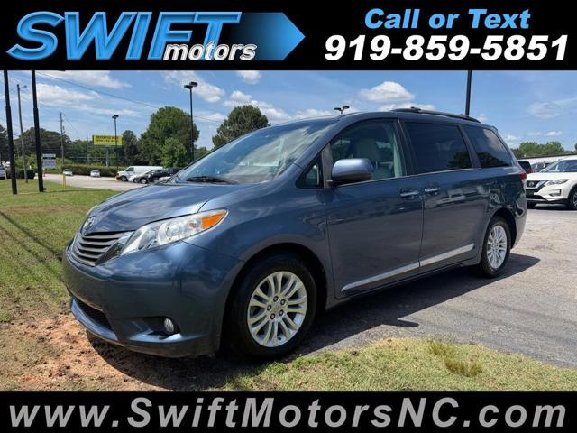 2013 Toyota Sienna XLE 8-Passenger