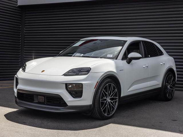 2025 Porsche Macan AWD