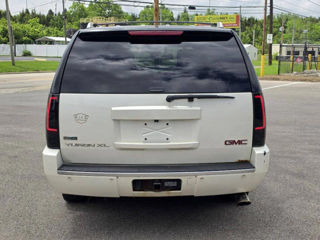 2011 GMC Yukon XL Denali 4WD