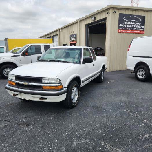 2001 Chevrolet S-10 LS