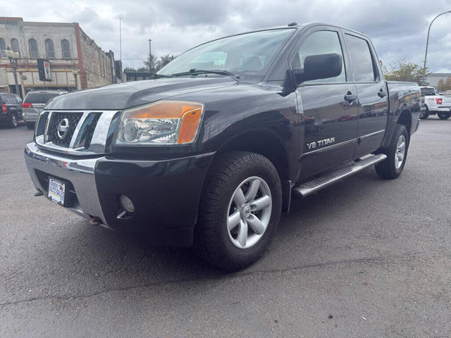 2013 Nissan Titan SV