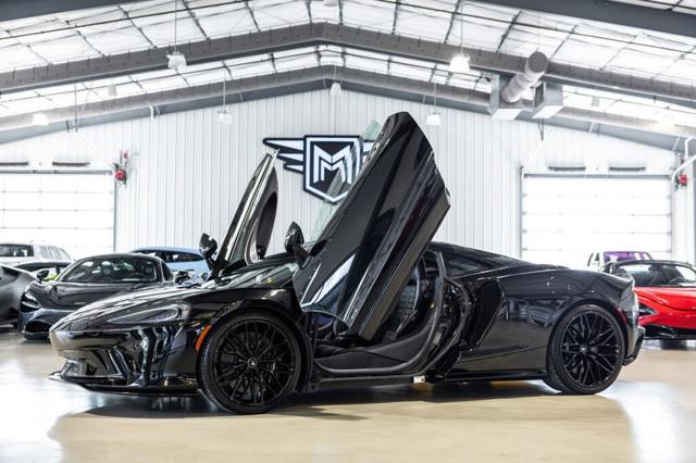 2025 McLaren GT Base