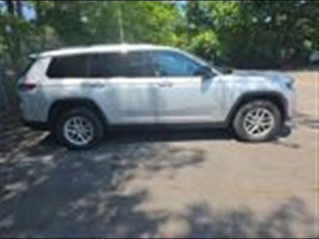 2022 Jeep Grand Cherokee L Laredo 4WD