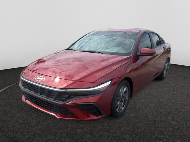 2024 Hyundai Elantra SEL FWD