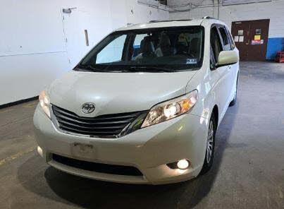 2016 Toyota Sienna XLE Premium 8-Passenger