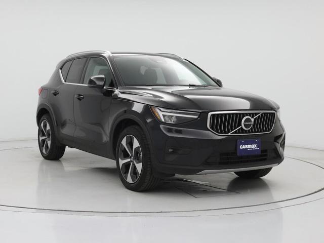2025 Volvo XC40 B5 Plus Bright Theme AWD