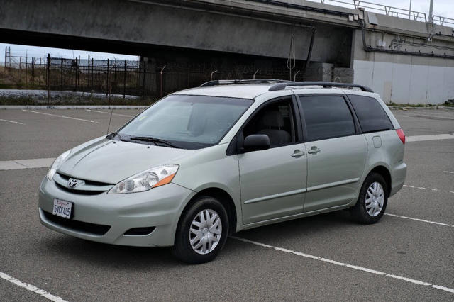 2006 Toyota Sienna LE 7 Passenger