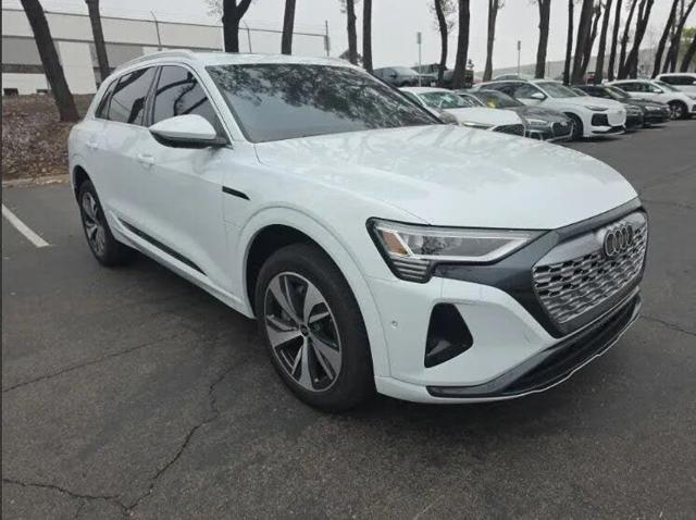 2024 Audi Q8 e-tron quattro Premium Plus