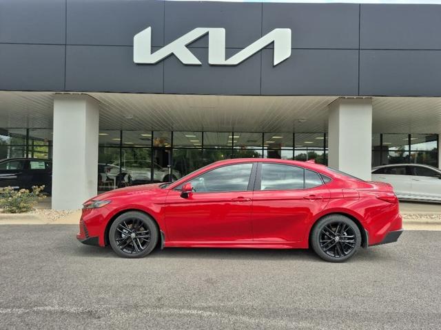 2026 Toyota Camry SE FWD