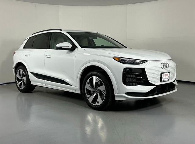 2025 Audi Q6 e-tron quattro Premium Plus