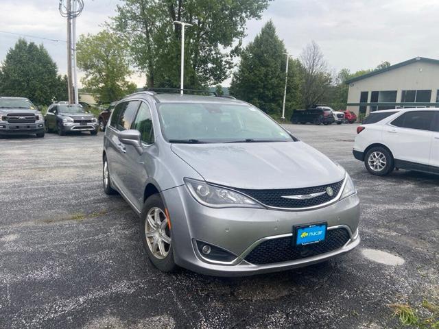 2017 Chrysler Pacifica Touring-L Plus
