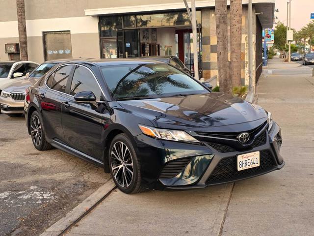 2019 Toyota Camry SE FWD