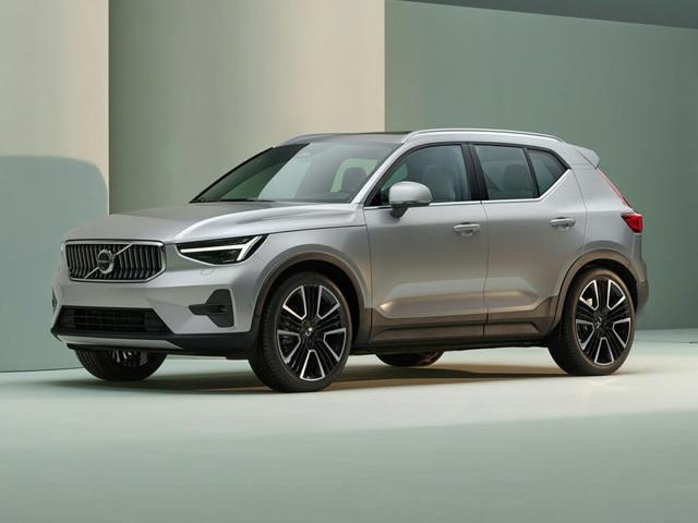 2023 Volvo XC40 B5 Plus Bright Theme AWD