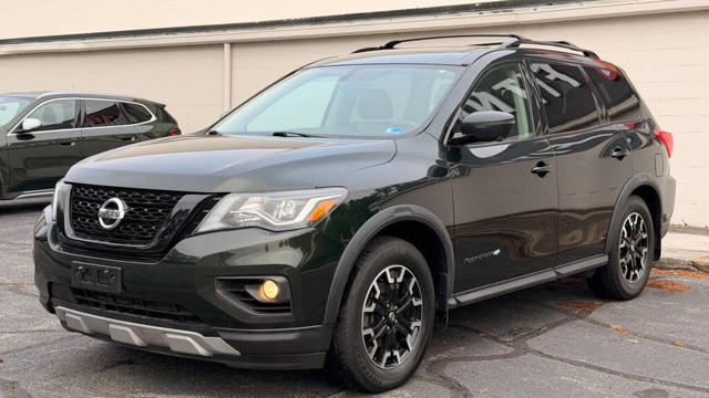 2020 Nissan Pathfinder SL