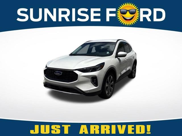 2023 Ford Escape Hybrid Platinum
