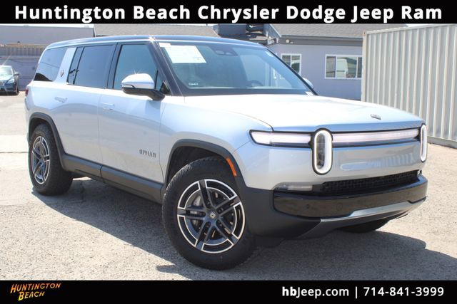 2025 Rivian R1S Adventure