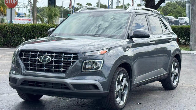 2025 Hyundai Venue SEL FWD