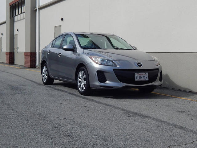 2013 Mazda Mazda3 i Sport