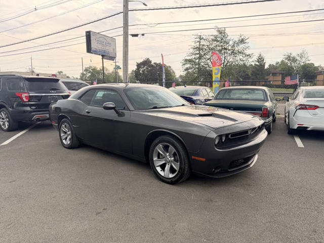 2016 Dodge Challenger SXT Plus