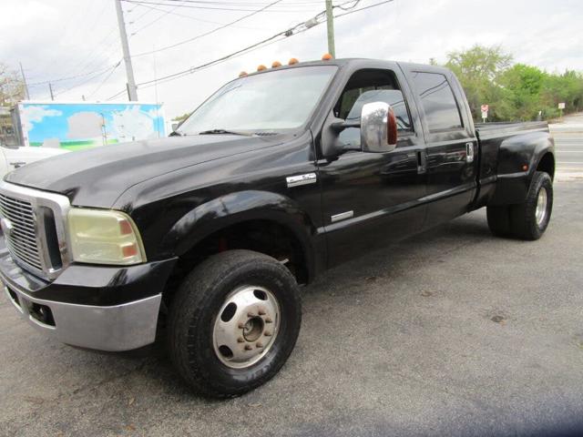 2006 Ford Super Duty F-350 DRW Lariat