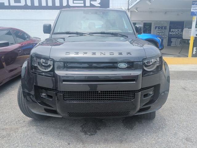 2025 Land Rover Defender 130 V8 P500 AWD