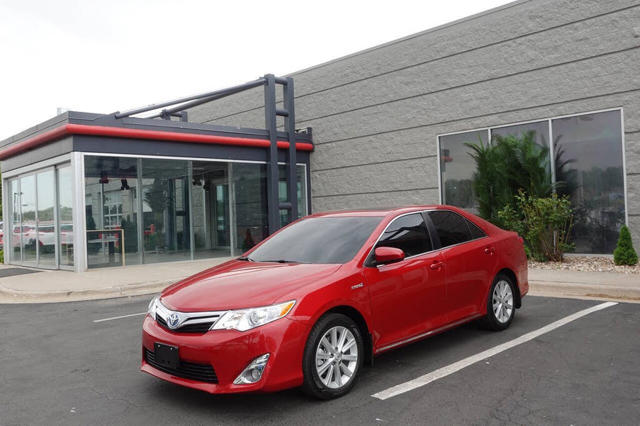 2012 Toyota Camry Hybrid XLE FWD