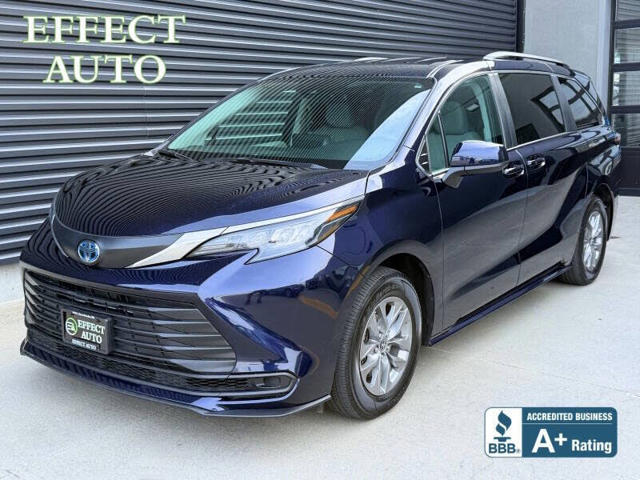 2024 Toyota Sienna LE 8-Passenger