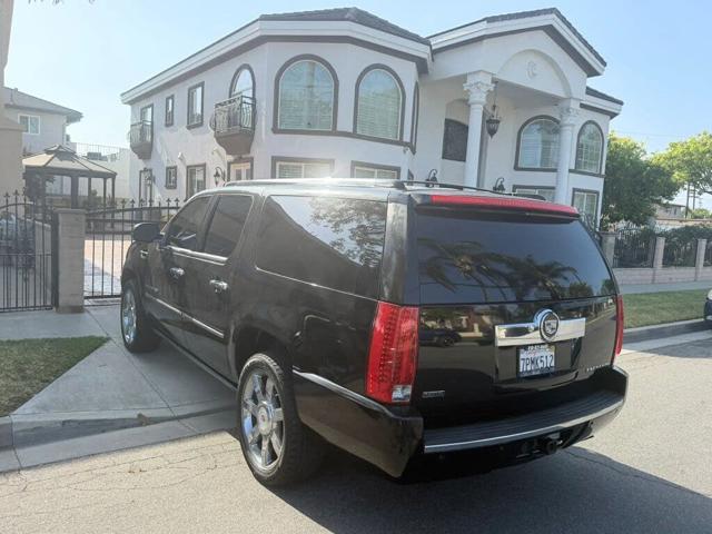 2011 Cadillac Escalade ESV Premium RWD