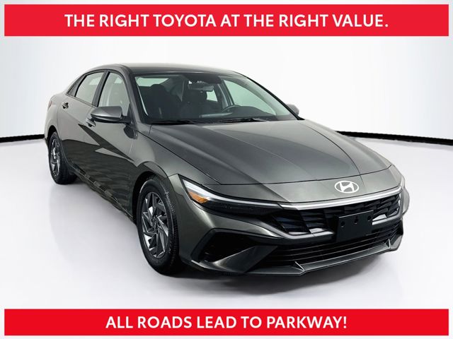 2024 Hyundai Elantra SEL FWD