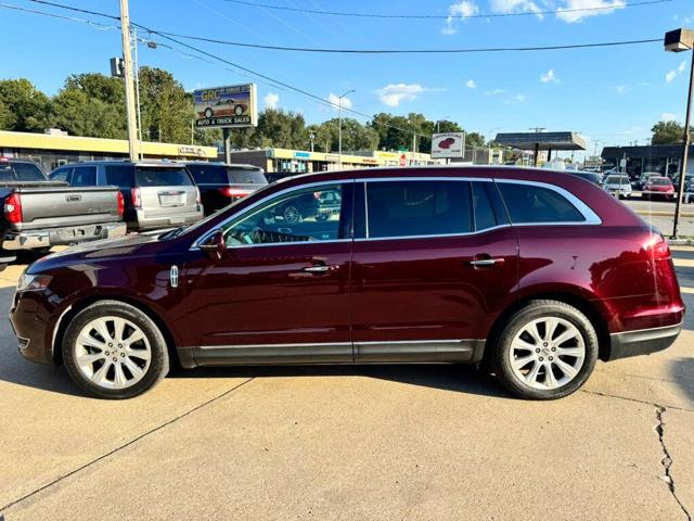 2017 Lincoln MKT Elite