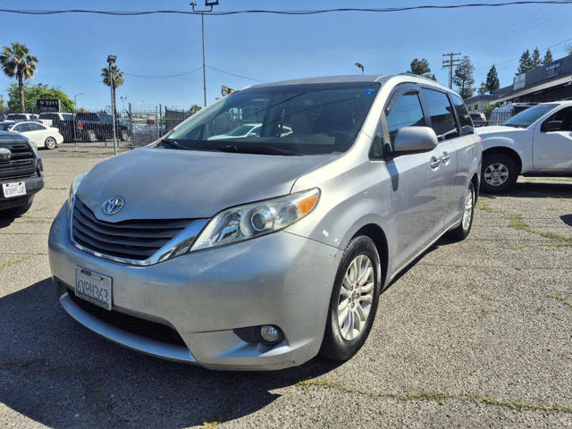 2012 Toyota Sienna XLE 8-Passenger