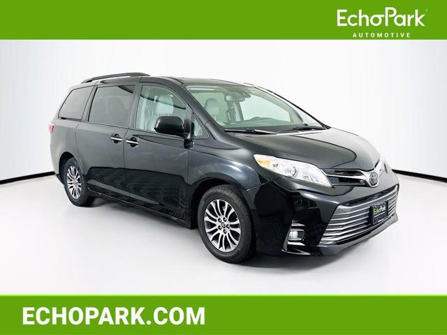 2020 Toyota Sienna XLE 7-Passenger FWD with Auto-