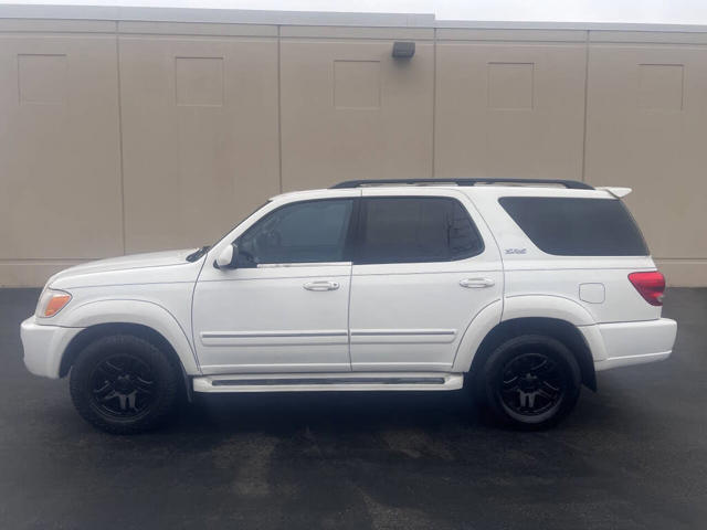 2005 Toyota Sequoia SR5