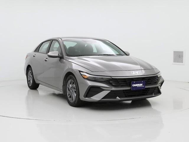 2024 Hyundai Elantra SEL FWD
