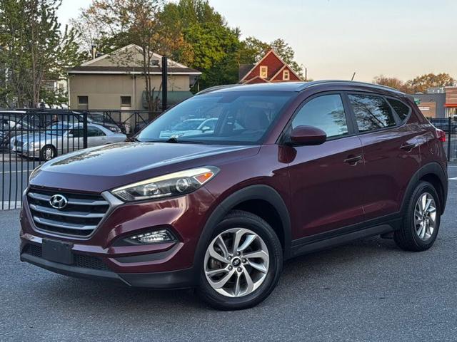 2016 Hyundai Tucson 2.0L SE AWD with Beige Seats