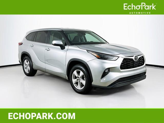 2025 Toyota Highlander LE FWD