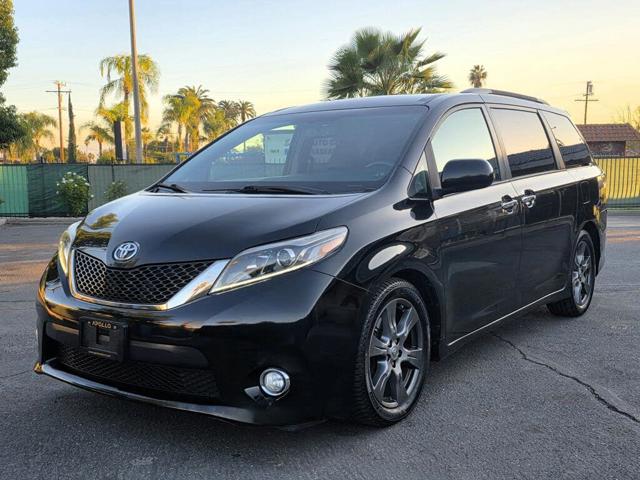 2017 Toyota Sienna SE 8-Passenger