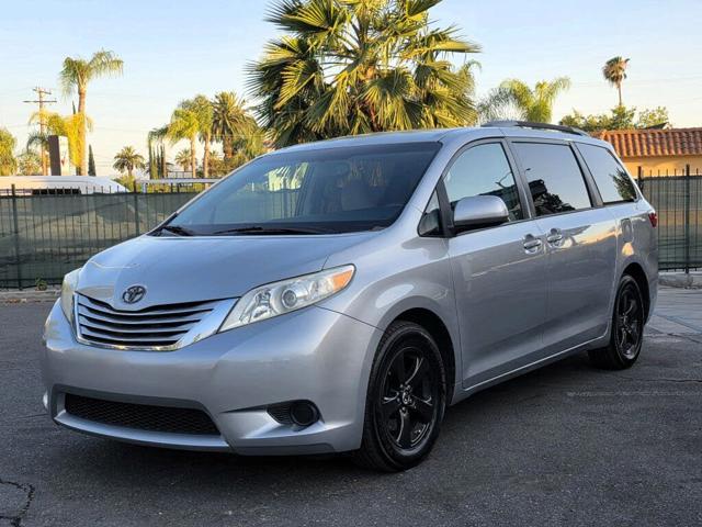 2015 Toyota Sienna LE 7-Passenger Auto Access Sea